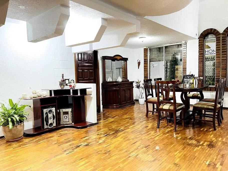 Villa Gaby'S Home. Quito